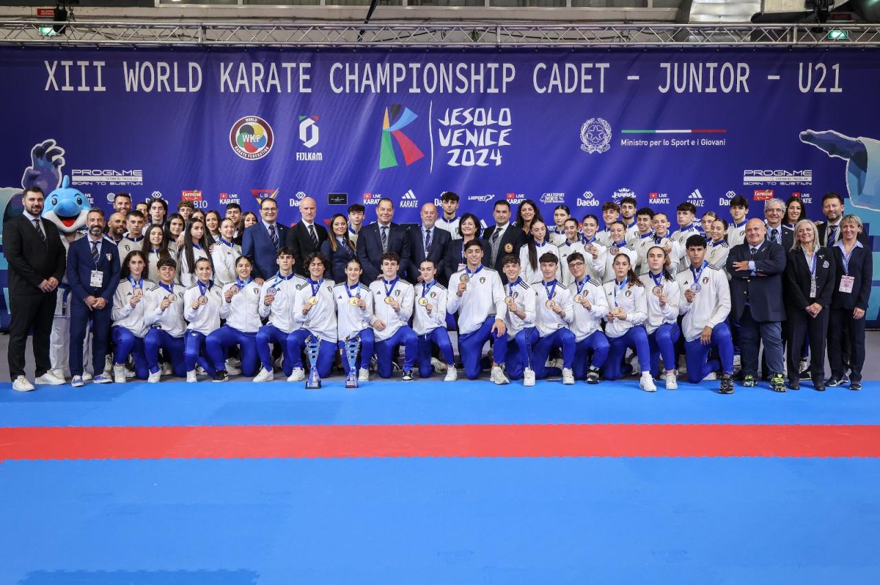 images/karate/large/MONDIALI_JESOLO_224_squadra.jpeg